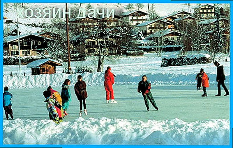 Пруд на даче зимой