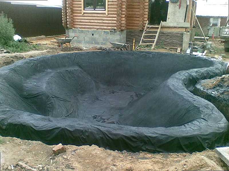 Водоем из жидкой резины