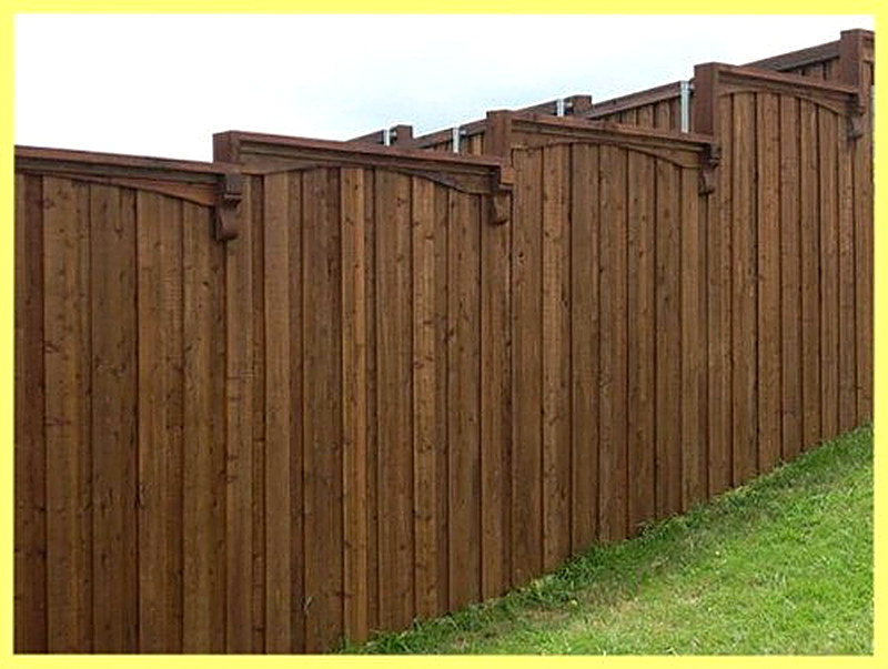 Деревянный сплошной забор фото