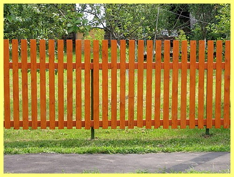 Забор из штакетника деревянного фото