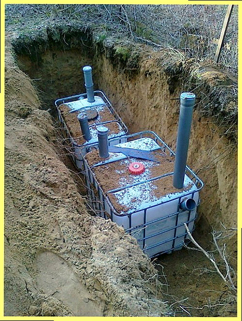 Установка септика из еврокубов на участке