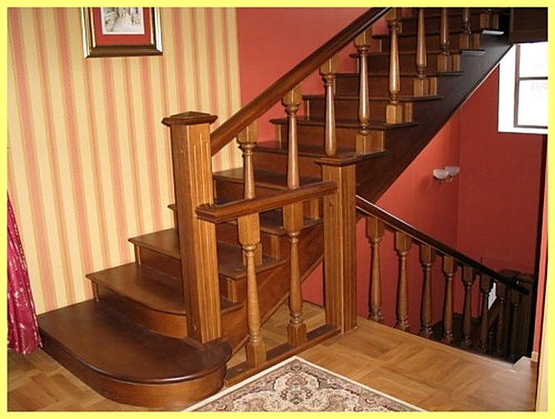 Цены на монтаж деревянных лестниц