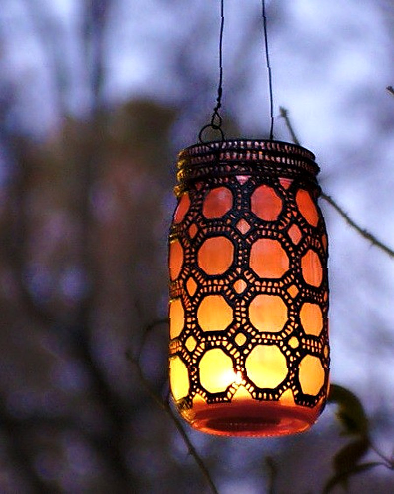Декоративный фонарь из банки
