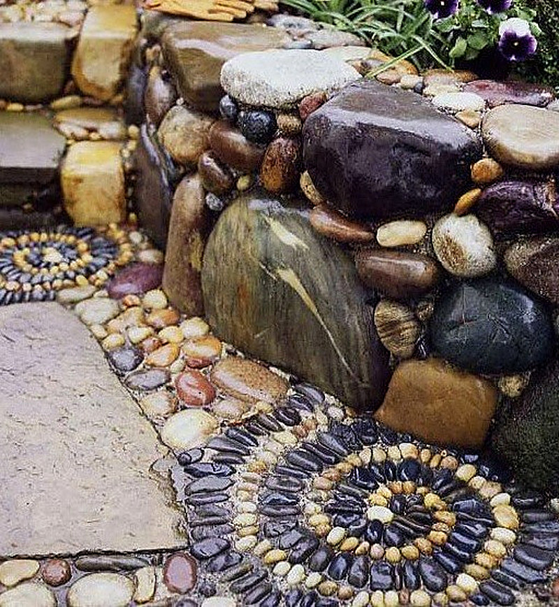 Gladkie kamni dlja landshaftnogo dizajna