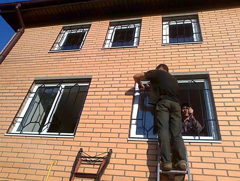 Установка решеток на окна