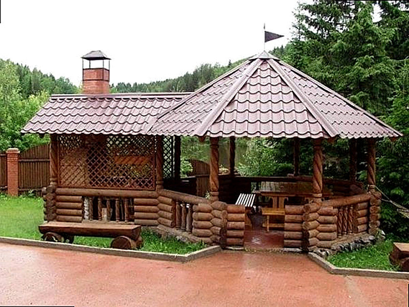 Открытые деревянные беседки с мангалом