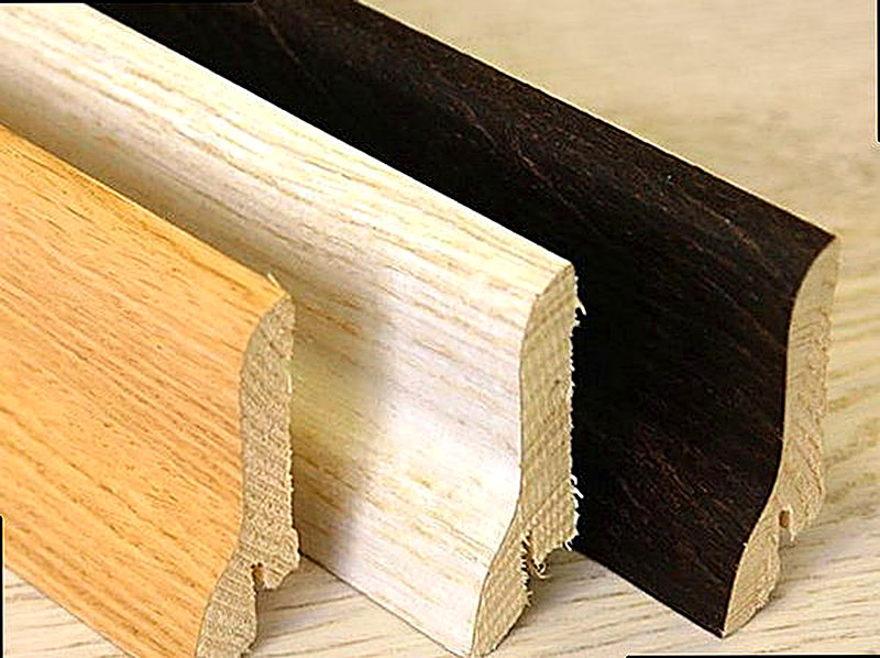 Шпонированный напольный плинтус