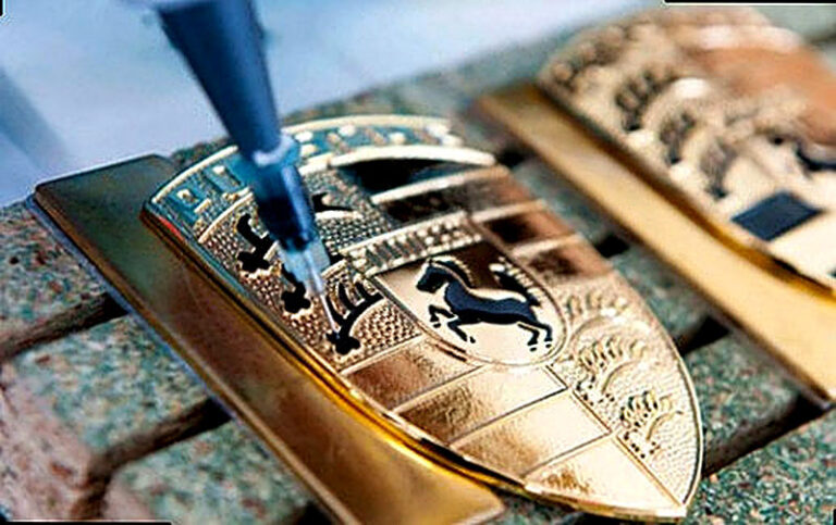 Изготовление значков из металла на заказ