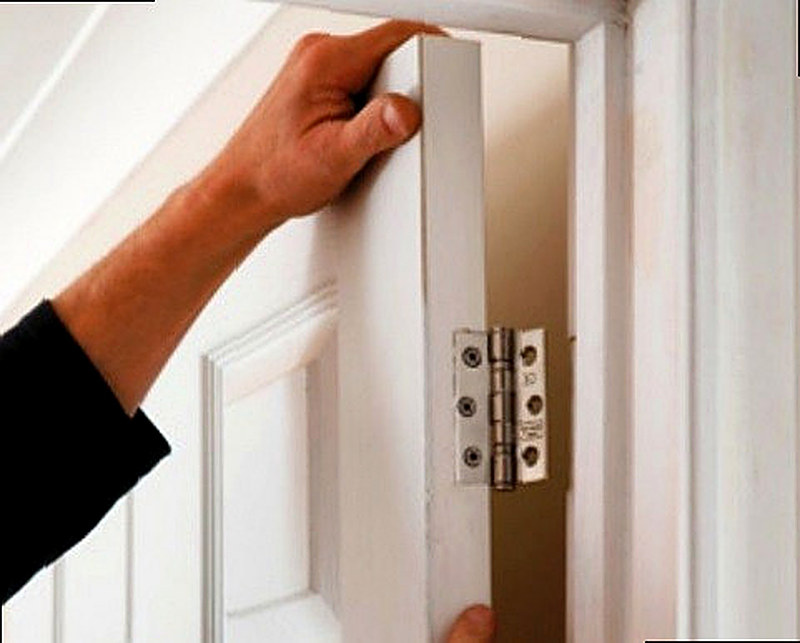 Ремонт перекоса деревянных дверей